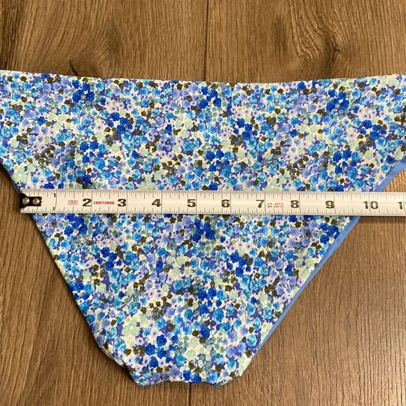 Splendid Reversible Blue Floral Print Bikini Bottoms Size Medium - Picture 8 of 8